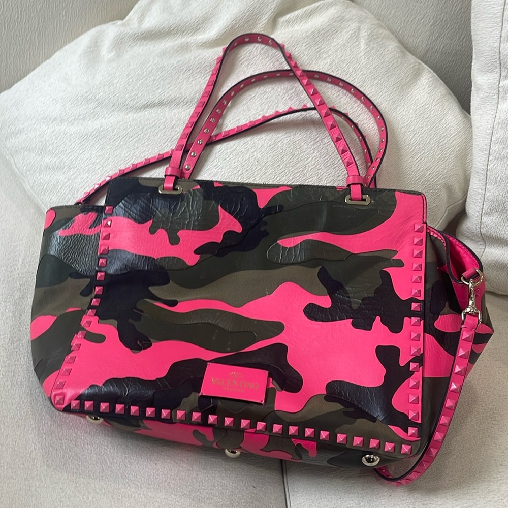 Valentino AUTHENTIC EXCELLENT CONDITION pink camo rock stud bag